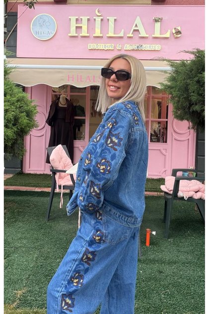 Kanaviçe İşlemeli Mavi Denim Takım