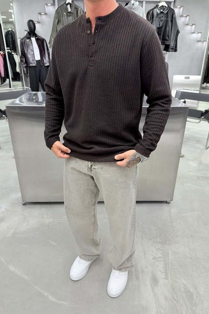 Kahverengi Örme Desenli Düğmeli Yaka Uzun Kollu Sweat