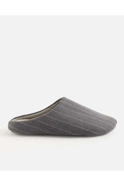 Men Grey Textured Slippers