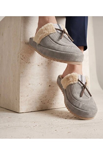 Women's Tasseled Winter House Slippers Soft Thick Sole Warm Indoor Comfortable Slippers Guest Dowry Gift
