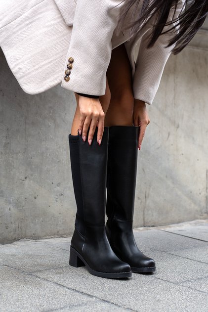 Women's Black Heeled Boots 00283