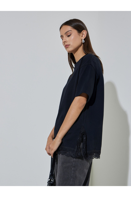 Black Solid Lace Details Short Sleeves Oversized T-Shirt