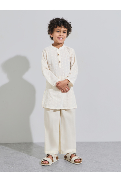 Boys Embroidered Kurta and Solid Pants Set