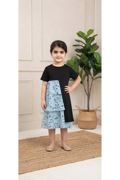 Elegant and beautiful dress with half sleeves
