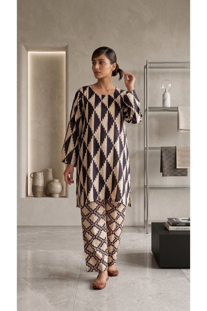 Women Co-Ord Set, Black & Ivory Geometric Diamond Print
