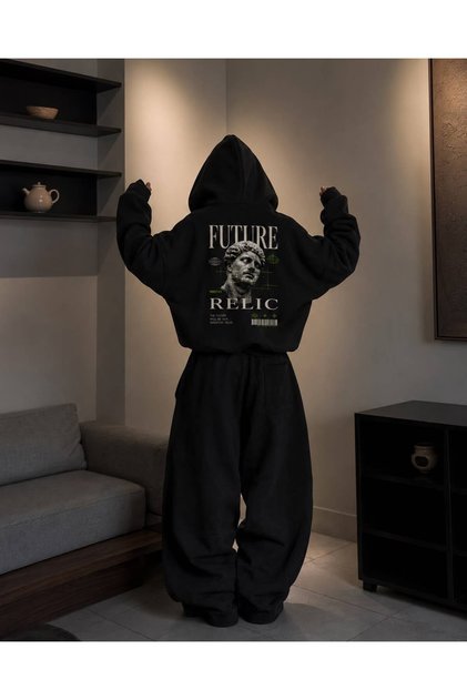 سترة رياضية سوداء كبيرة الحجم مطبوعة من الخلف من Black Future Relıc