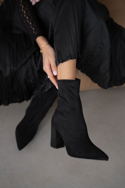 Jarell Thick Heel Pointed Toe Women's Boots - Black Suede