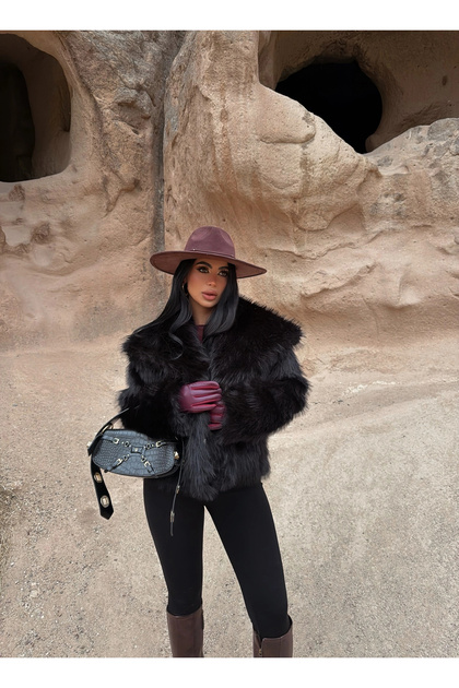 Black Shawl Collar Lolita Fur