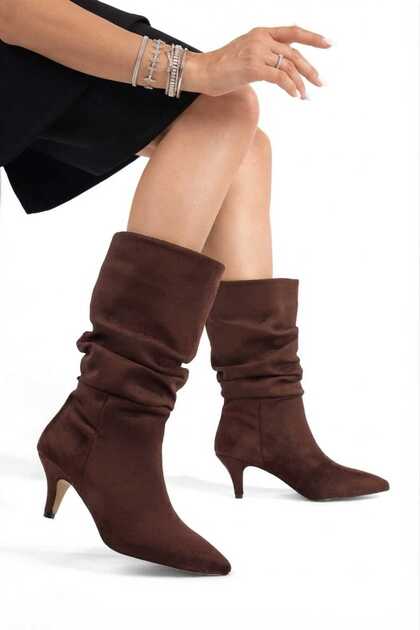 Short Bellows Boot with Long Heel in Suede