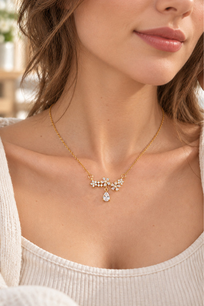 Star and Flower Figured Zircon Pearl Stone Detailed Tarnish Resistant Gold Steel Necklace