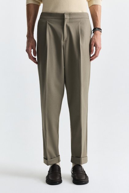 Relaxed Wool Blend Pleated Trousers
