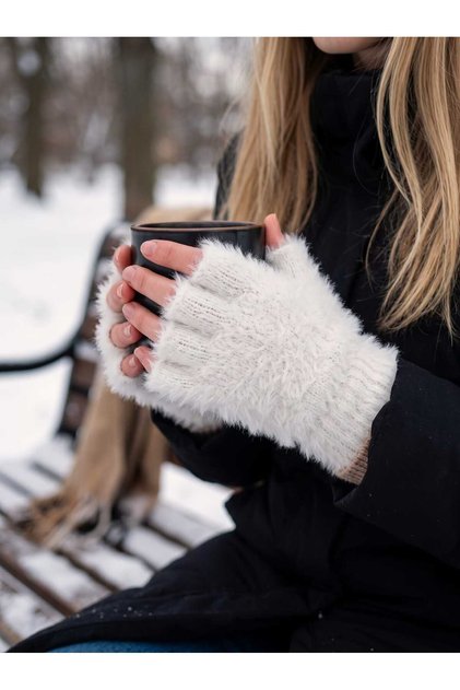 Women's Knitwear Cut-Out Gloves with Covers