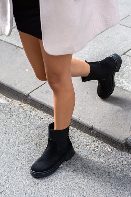 Women's Black Suede Boots 00285