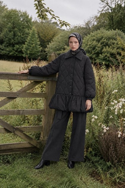 Wide collar balloon skirt quilted coat black