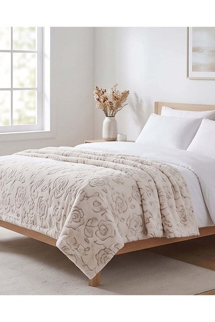 Beige Floral Jacquard Blanket 200 × 220 cm