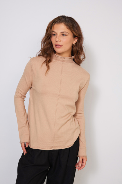 Half Fishmen Collar Tricot Sweater with Sewing Detail in Camel