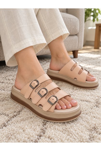 Women's Thick-Soled Slippers with Strap and Buckle