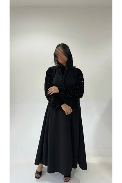 عباية شامواه مع أكمام مخمل مطرزة