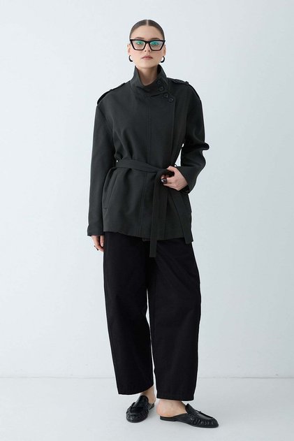 Women's Stand Collar Belted Buttoned Pocket Detailed Asymmetrical Short Trench Coat - Emerald