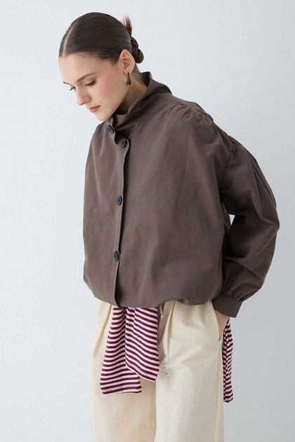 Women's Stand Collar Buttoned Elastic Short Coat with Gathered Detail - Brown