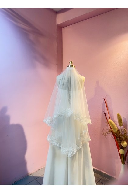 Folded Scalloped Short Guipure Bridal Veil