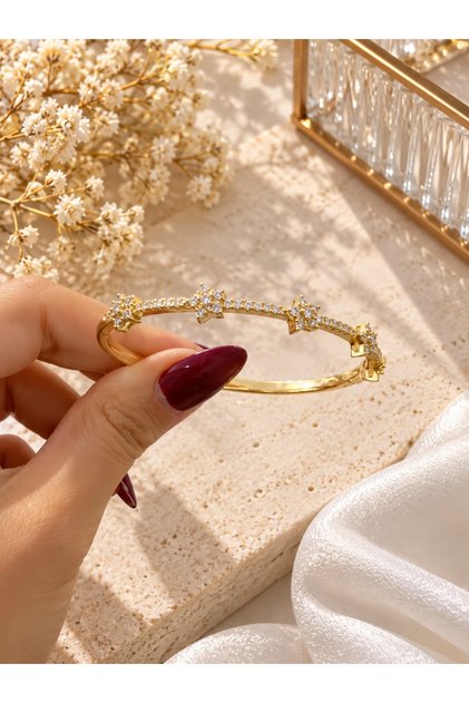 Gold Color Stone Flower Detailed Cuff Bracelet – Sparkling Elegant Stylish Design