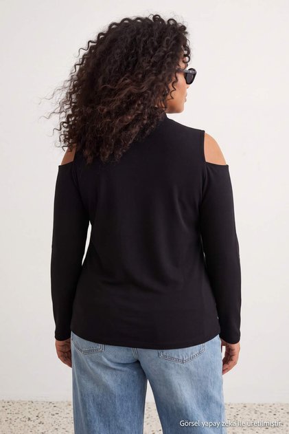 Siyah Bisiklet Yaka Omuz Detaylı Vücudu Saran Büyük Beden Örme Sweatshirt TBBAW27AO00012