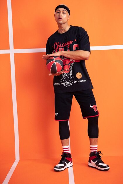 شورت NBA Chicago Bulls قصير الساق ذو مقاس قياسي A3822AX23SM