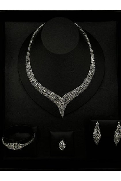 Silver Zircon Accessory Set with a Modern Eye-Catching Design