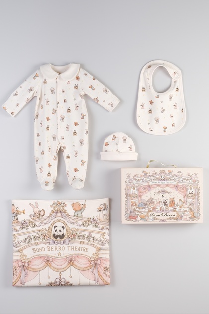 100% Cotton Newborn 4-Piece Hospital Discharge Set (Theater)