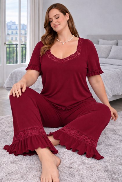 Büyük beden bordo , dantel detaylı pijama takımı, pamuklu kumaş, rahat ve şık ev giyim