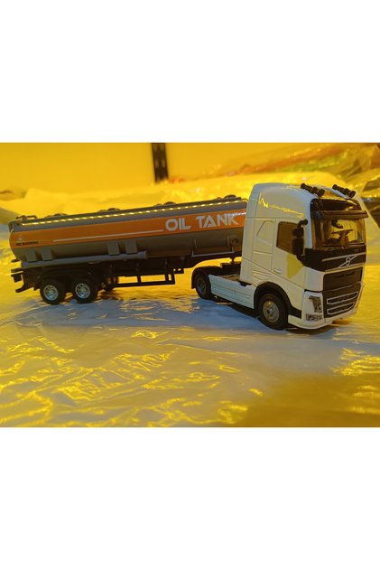 Diecast yakıt tırı