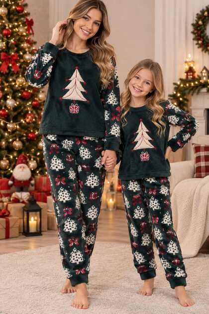 Mother Daughter Matching Christmas Pattern Long Sleeve Winter Fleece Pajamas Set