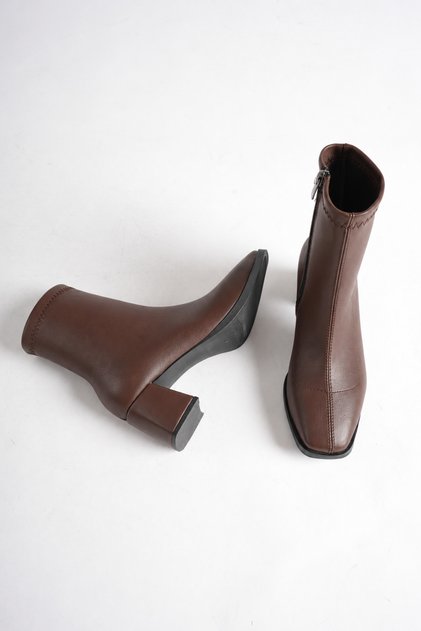 Women's Brown Zippered Stylish High Heel Boots with Blunt Toe (7 cm)