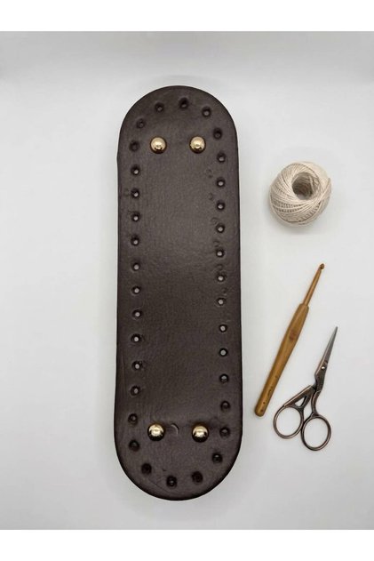 Rivetli Oval Leather Bag Base Bitter Brown 7,5X25