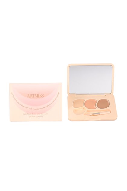 Light Touch Three-color Concealer