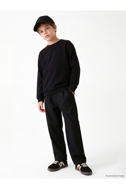 Black Crew Neck Boy's Sweatshirt