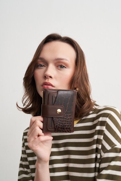 Rose croco patterned women's card holder - dark brown