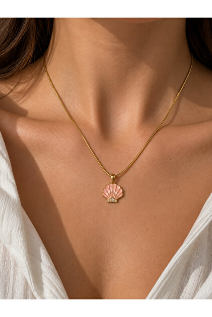 Gold Pembe Deniz Kabugu Kolye