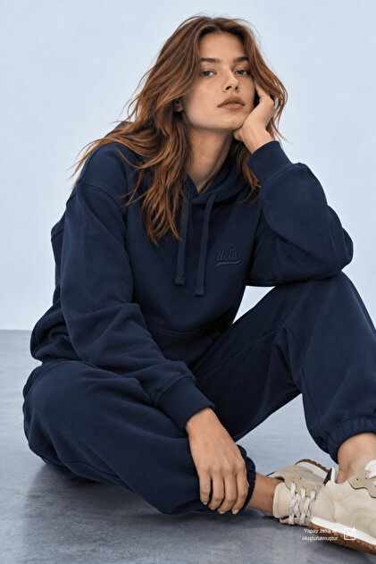 Weber Navy Blue Crew Neck Embroidered Oversize Women's Sweatshirt
