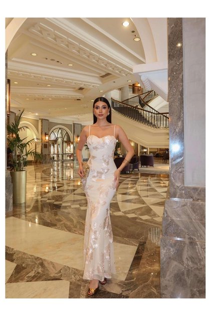 EH Collection Çiçek İşlemeli Tül Davet Elbise