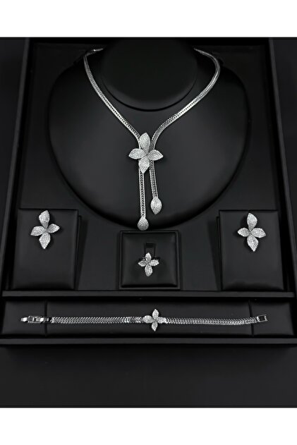 Silver Accessory Set with Four Flower Design