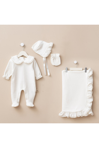 Newborn Baby Girl Velvet 4-Piece Hospital Discharge Set Ecru Lace and Ruffle Detailed Cotton Romper Set Gift