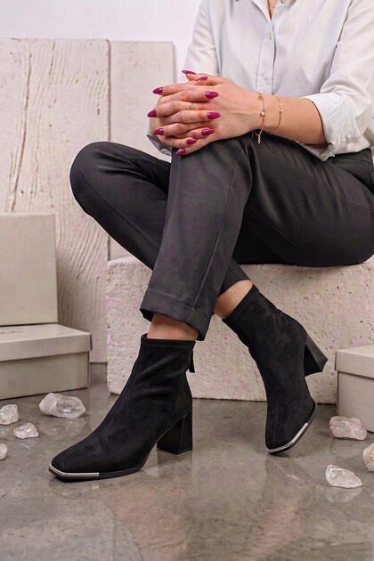 Sori̇n Original Kri̇stebell Imported Special Series Metal Stone Detail Women's Boots Black