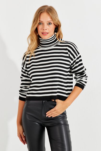 Women's Black-White Striped Fisherman Short Blouse Yvz201