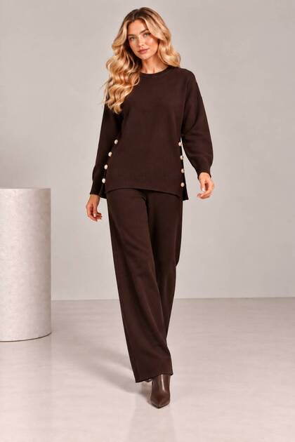 Women's 2-piece knit set with side button detail