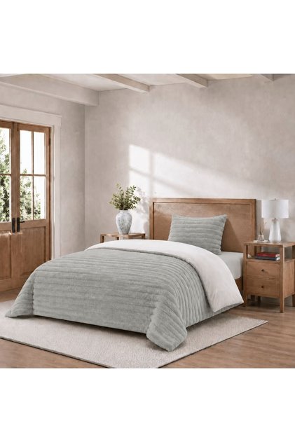 Stripe Comforter | طقم لحاف شتوي فرو مفرد قطعتين