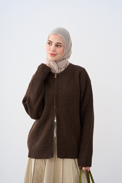 Women's Crew Neck Zippered Knitwear Cardigan Brown