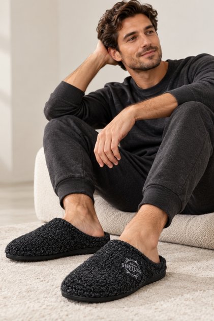 Men's House Slippers Black Winter Warm Lined Non-Slip Sole Comfortable Soft Indoor Slippers