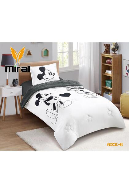 طقم مفرش سرير اطفال شتوي مخمل فخم وفرو ناعم بتصميم رسوم 3 قطع مقاس اللحاف 160*210 سم - يناسب سرير مقاس 120*200 سم